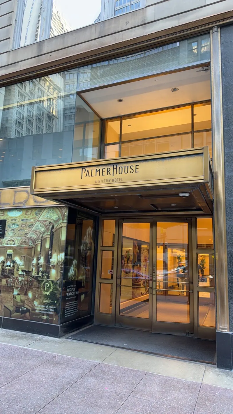 The entrance to Palmer House.
