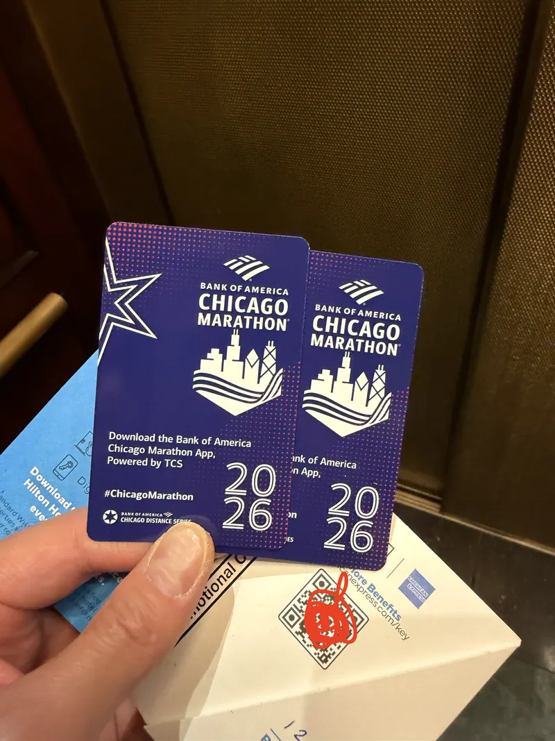 Two Chicago Marathon-themed hotel key cards.
