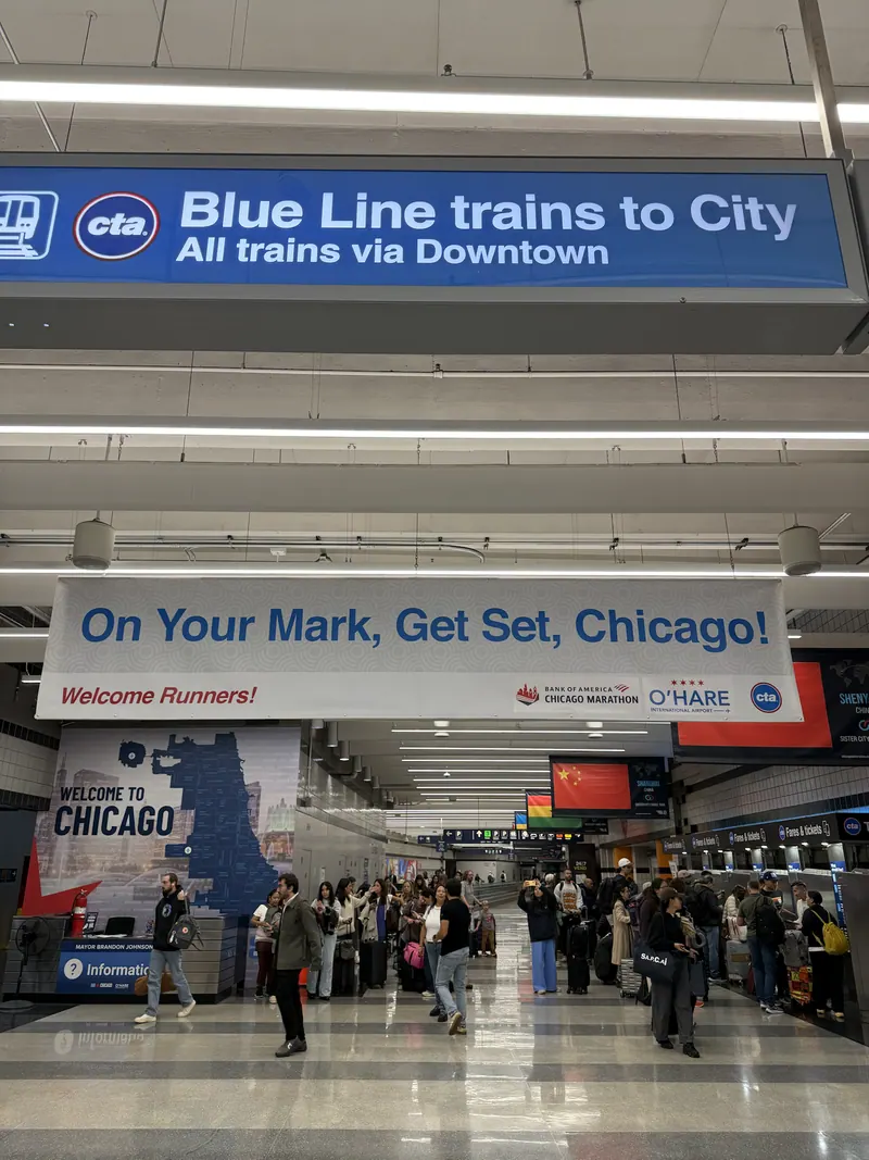 A welcome banner for runners at the Chicago airport.